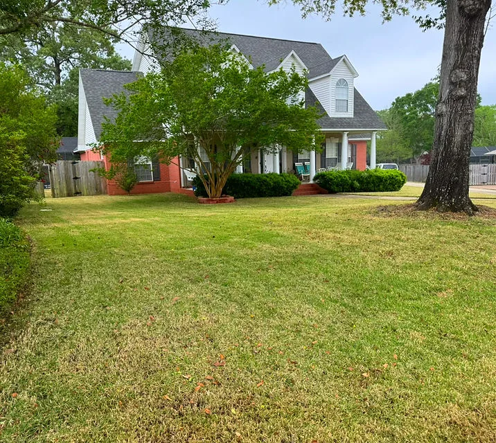 Edging and trimming detail Pensacola
